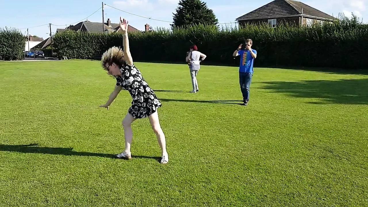 Flashing Pussy Doing Cartwheels In The Park