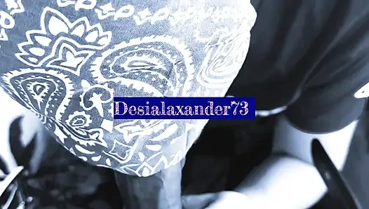 Arkadaşım yarağımı gırtlağına kadar alıyor ve her damla dölünü yutuyor