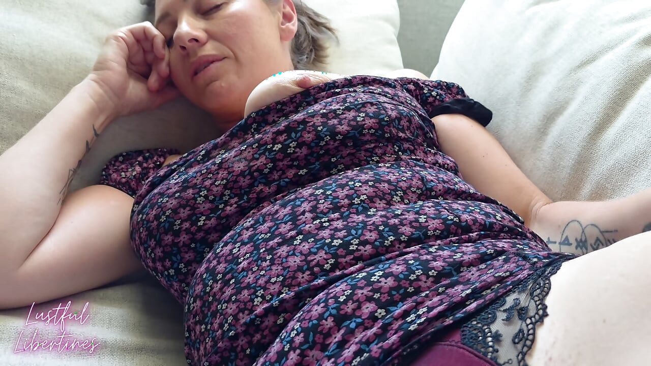 Ella pensó que era papá - mi madrastra peluda milf es irresistible