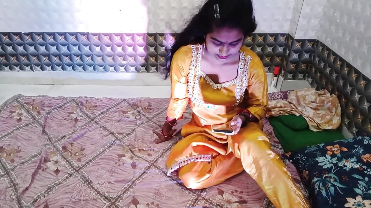 Real Desi Wife Cowgirl & Passionate Sex in Traditional Outfits