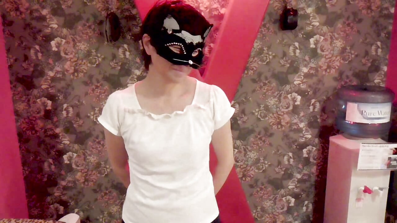 Mayu No62 Pantat Dewa, Tenggorokan Dalam, Masker Kepala Penuh, Air Liur, Minum Air Mani,, Tindik Puting, Menyemprotkan, Kejang-kejang
