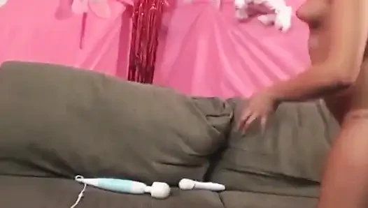 Tanner Mayes bir lil anal fışkırtmalı amcık genç kız orgazm piliçle sikişiyor!