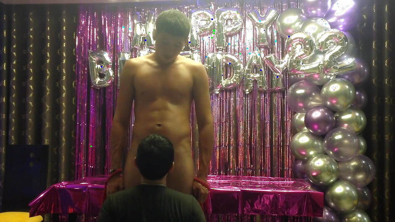 Behind the Escene of Markus Birthday Blowjob