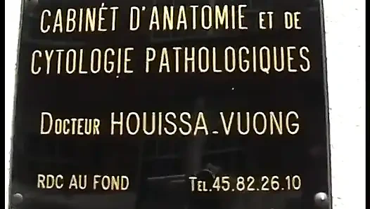 Si cantik lisa lagi asik muasin memeknya sendirian di perjalanan yang super hot!