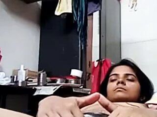 Masturbación de la chica india en video llamada
