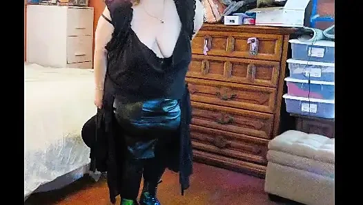 Modeling video silent my new domme outfit 4 u