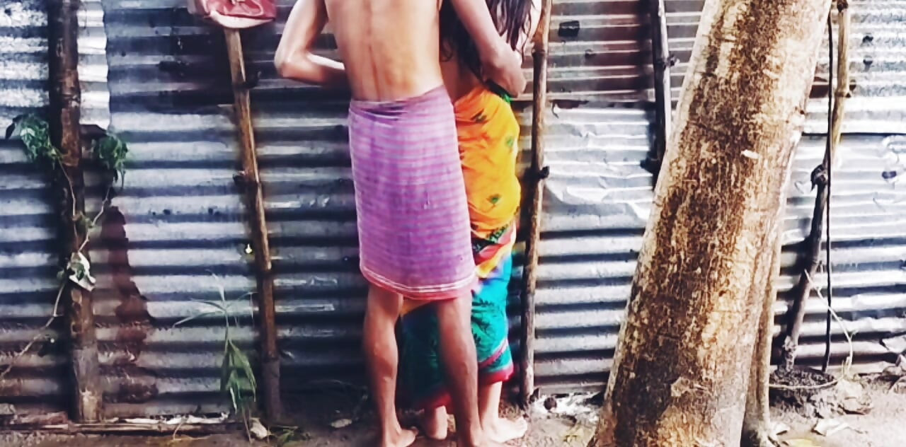 Big Tits Big Ass Desi Bhabi in Teen age Fucks Devar in outdoor Rainy season.
