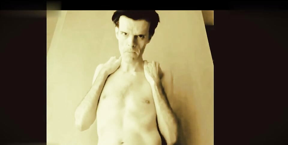 Freddie Sunfields in bright tease time for Lady S