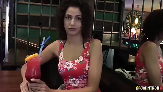 Johntronx - barda seksi bir latinle tanıştım ve onu odamda sert siktim