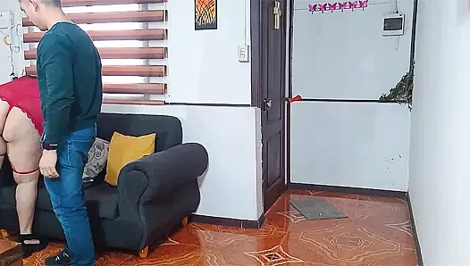 Pria pengantar pizza ngentot pelanggan bbw yang nggak puas sama suaminya