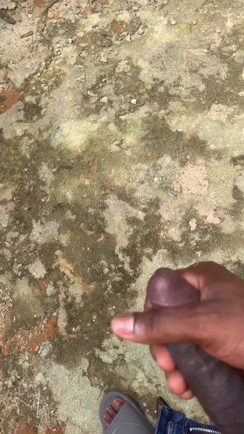 Sama u nedovršivoj zgradi, drkam dok ne svršim | Isječak 2