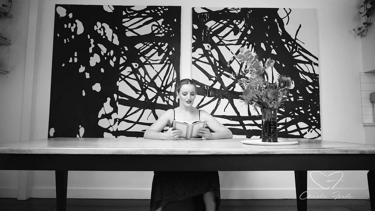 Oda a La Literatura Histérica Con Charlie Forde, Amber Moore