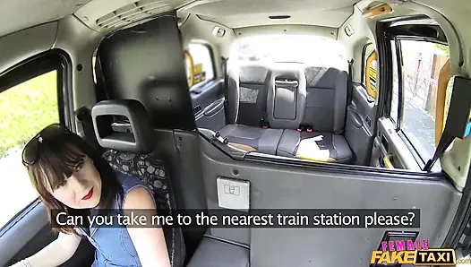 Female Fake taxi - doppeldildo heiße strap-on-action