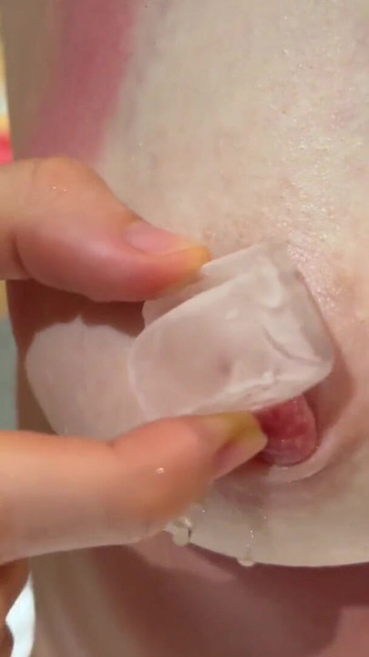 Must-see okamžik z "masturbace a orgasmus na kuchyňském stole"