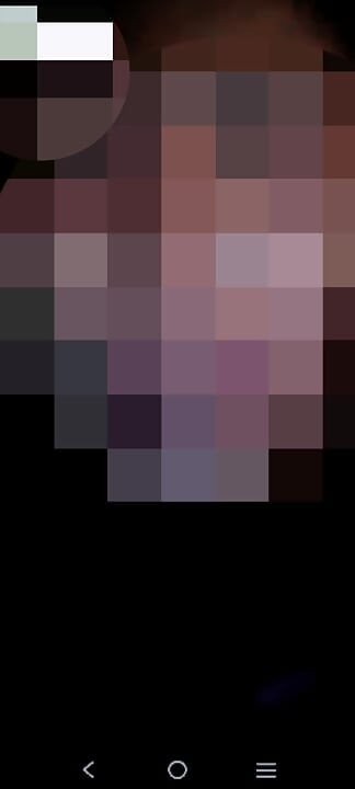 يريد أن يودع العمل لكنه يطلب مكالمة فيديو ليتم الاعتناء به