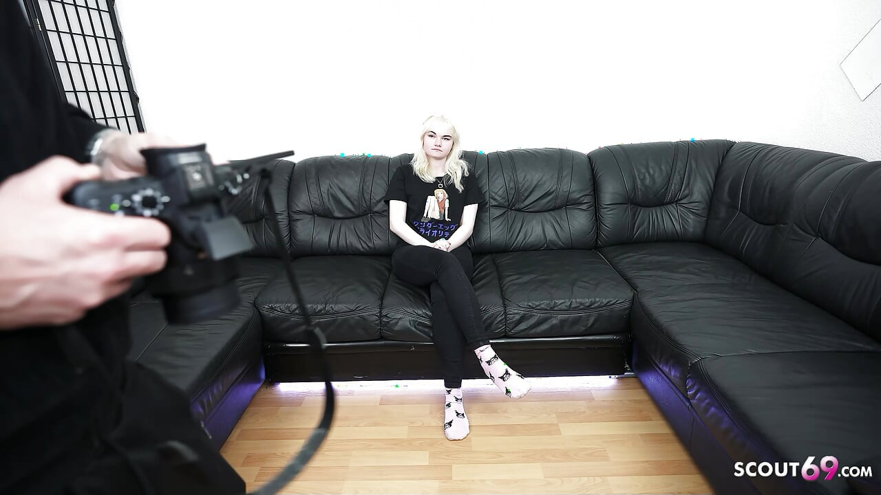 SAKSALAINEN PARTIO - Pieni sveitsiläinen teini Lilly Lovemoon 18 Pick Up todellista ensimmäistä kertaa Casting Sex