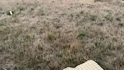 Sapık yaşlı çiftçi beni o kadar sert sikiyor ki süt göğüslerim boşalıyor