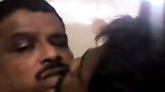 Tamil gays gostosos chupam e beijam.mp4
