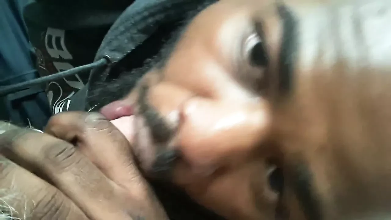 Daddy feeds me a huge week load