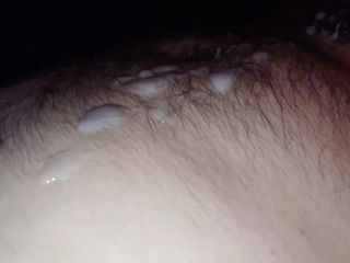 Mijn pik aftrekken tot een enorme lading dik sperma in slow motion