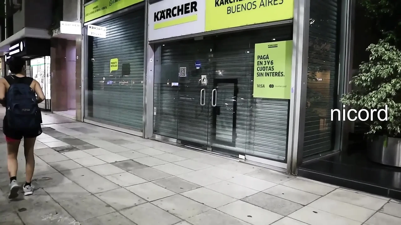 Lost in the City: I Fucked a Total Stranger to Stay at His Apartment!