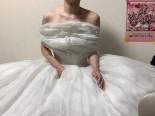 Vestido de noiva se masturbando
