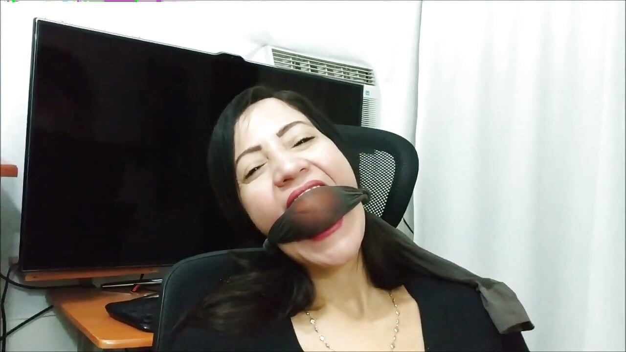 Tickling Stepmom's Feet!