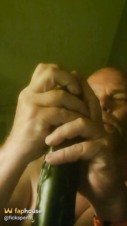 Zonder Discussie, De Dikke Dildo Voor De Slet
