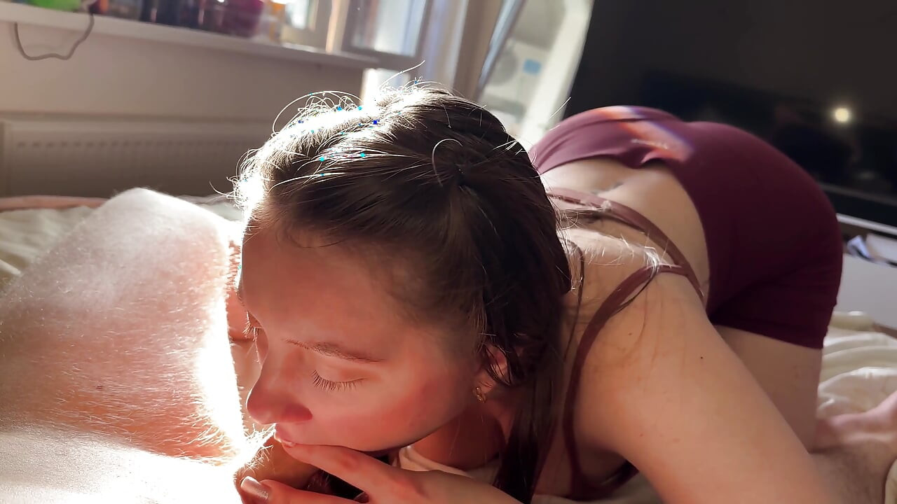 My Stepsister Distracted Me with Her Ass and I Fucked Her
