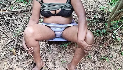 Video viral terpanas tante tua di luar ruangan