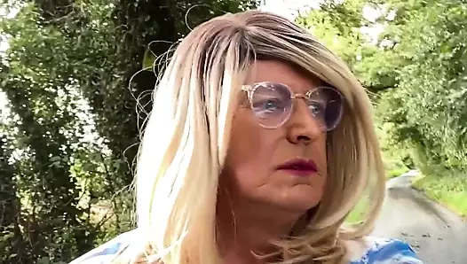 Amateur Crossdresser Kellycd2022 Down the Lanes