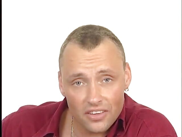 Tjekker for at se, hvor løs hun er