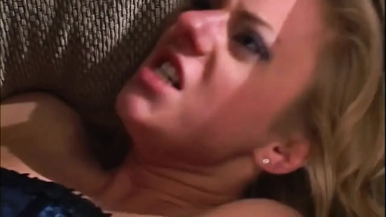 Blonde Babe Gets Pussy Licked and Fingered Wildly