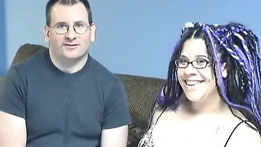 Memek becek cewek semok dengan toket besar ini dijilat dan dientot habis-habisan