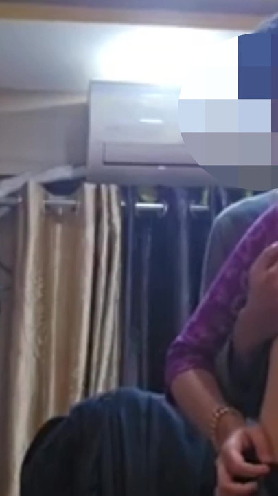 Boquete rápido e sexo no quarto de hotel com linda menina indiana