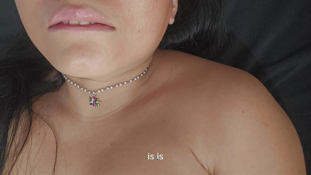 ฉันใช้ประโยชน์จากโอกาสช่วยตัวเองคนเดียวในห้อง