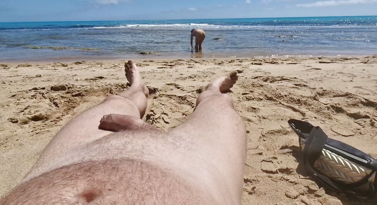 Giving a blowjob on the beach almost got caught