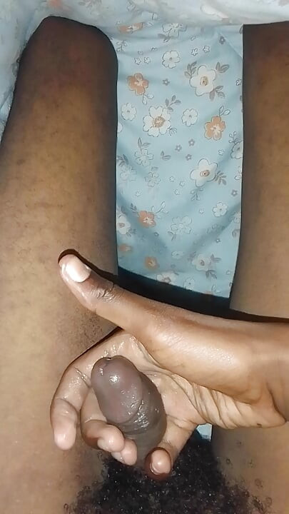 Handjob in the bathroom but oily