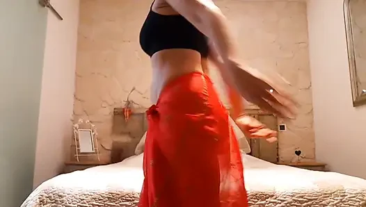 Selena'nın akşam pozu ve yatakta seks