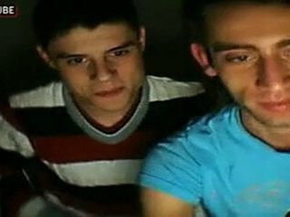 Twinks heterossexuais na punheta na webcam