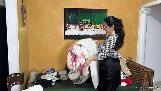 Mein chef nutzt die Unachtigkeit seiner frau aus und fickt mich sehr hart!