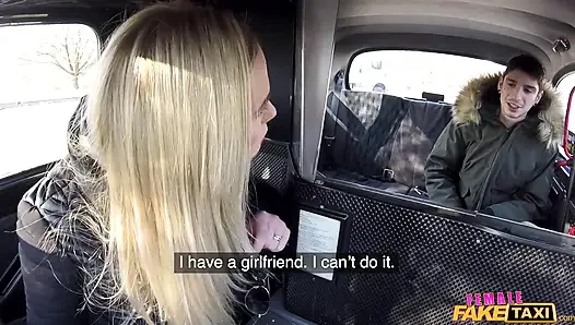Female fake taxi - pacar pemalu yang tukang selingkuh ngentot sama cewek cantik