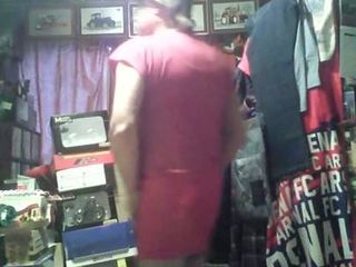 新しいピンクのスカート