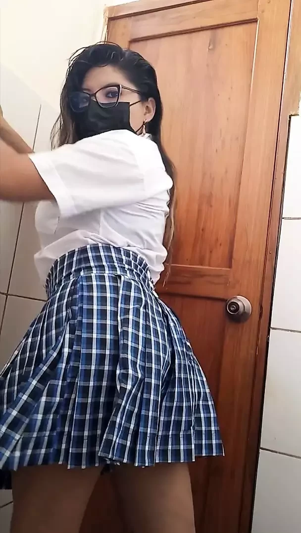 scandal in colombia!! Colombian student is expelled after going viral in homemade amateur porn