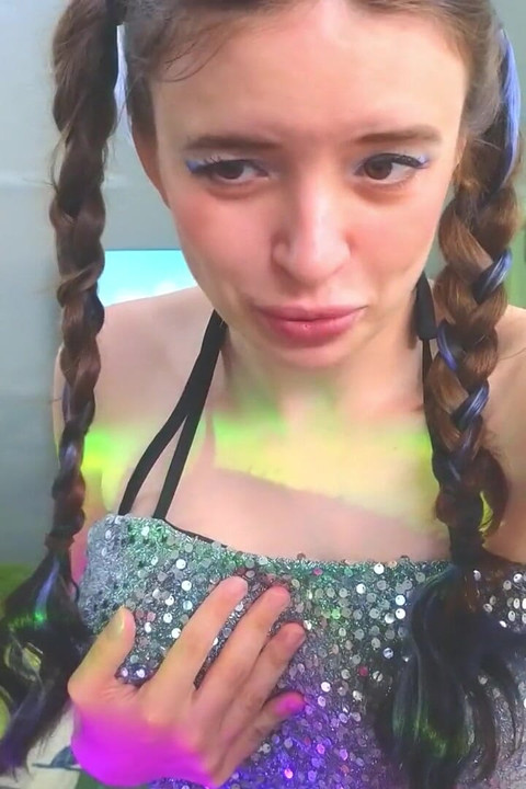 Broke Girl Alice platí nájem v Bílých ponožkách (roleplay POV)
