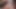 Amına şırınga enjekte edilirken orta yaşlı seksi kadın yatakta yatıyor