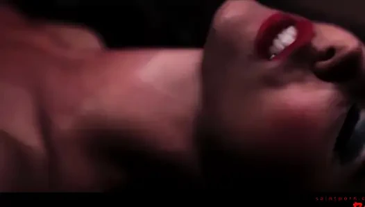 Jasmine Webb обожает принимать белый член в ее черную киску