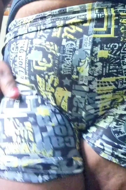 Showing Pussy