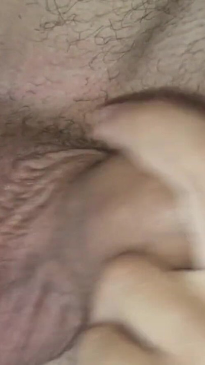 Cowok ini ngentot memek becek budak seksnya di atas meja tanpa kondom sampai dicrot di dalam banyak banget! | Klip 2