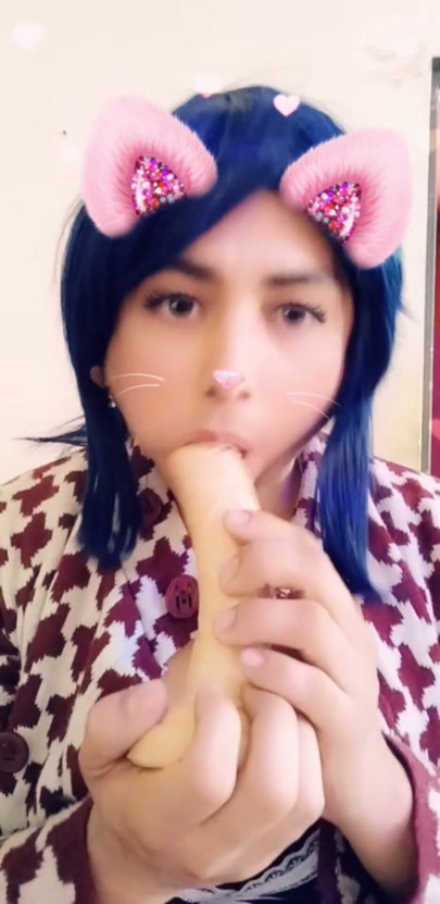Sissy trains yo give a blowjob | Clip 1